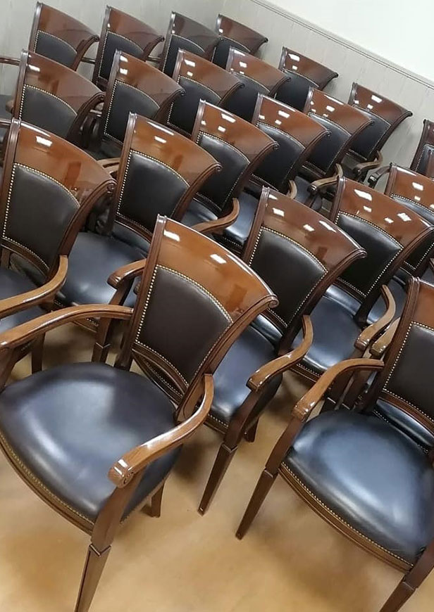 Отреставрированные 40 стульев