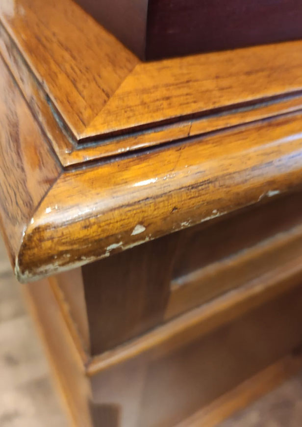 Реставрация комплекта старых письменных столов